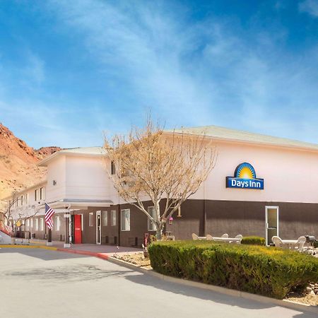 Days Inn By Wyndham Моуаб Екстериор снимка