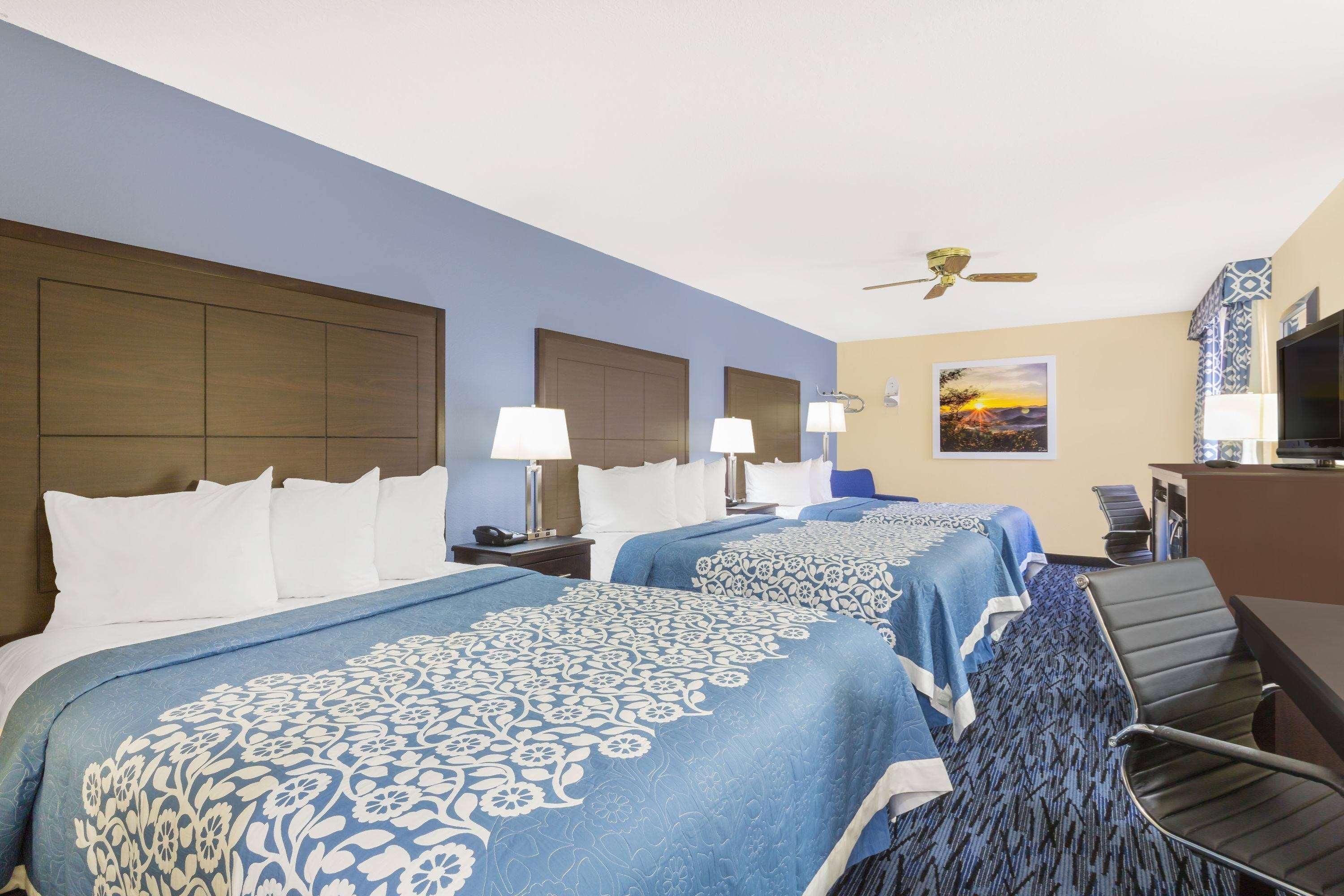 Days Inn By Wyndham Моуаб Екстериор снимка