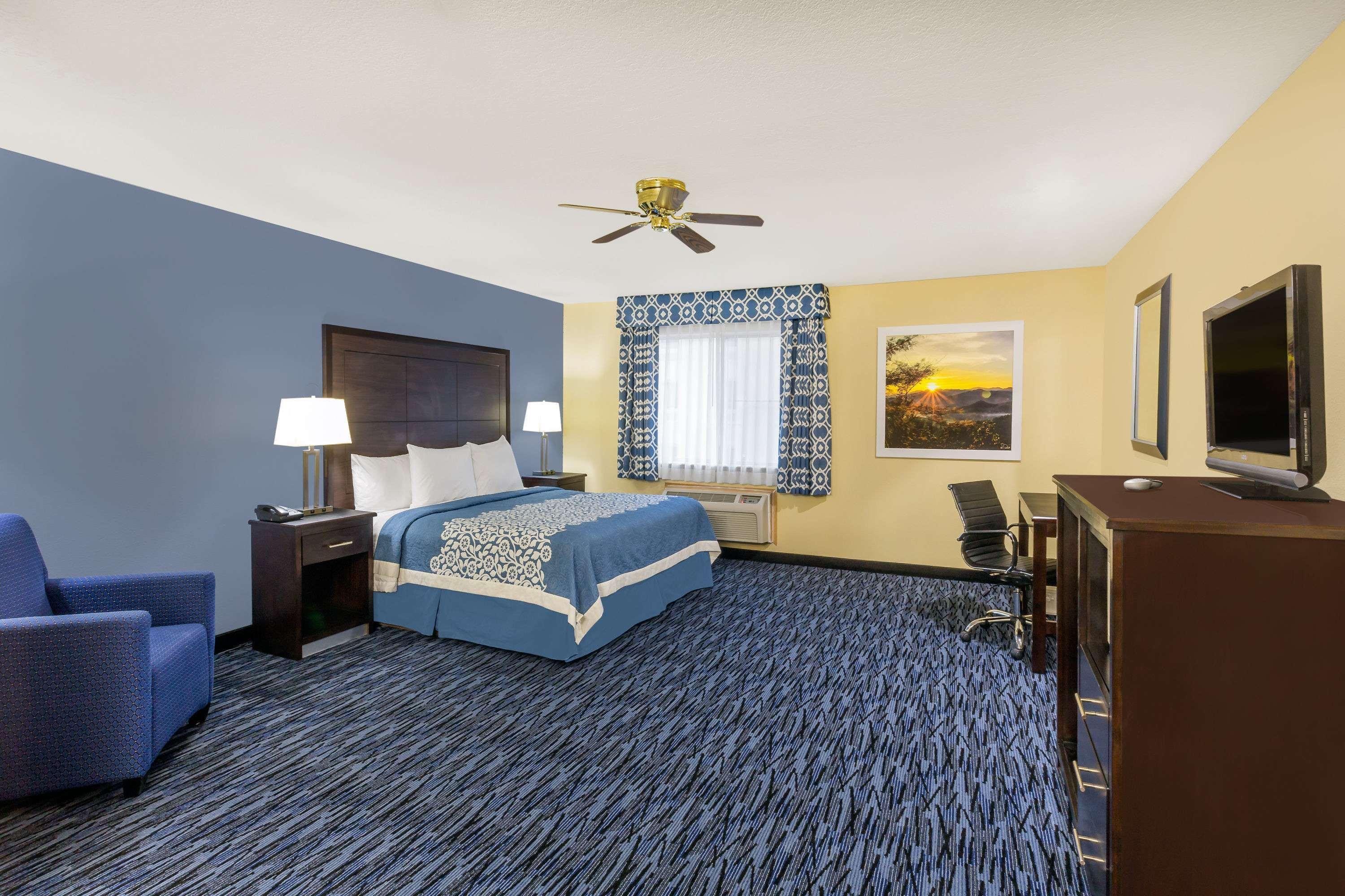 Days Inn By Wyndham Моуаб Екстериор снимка