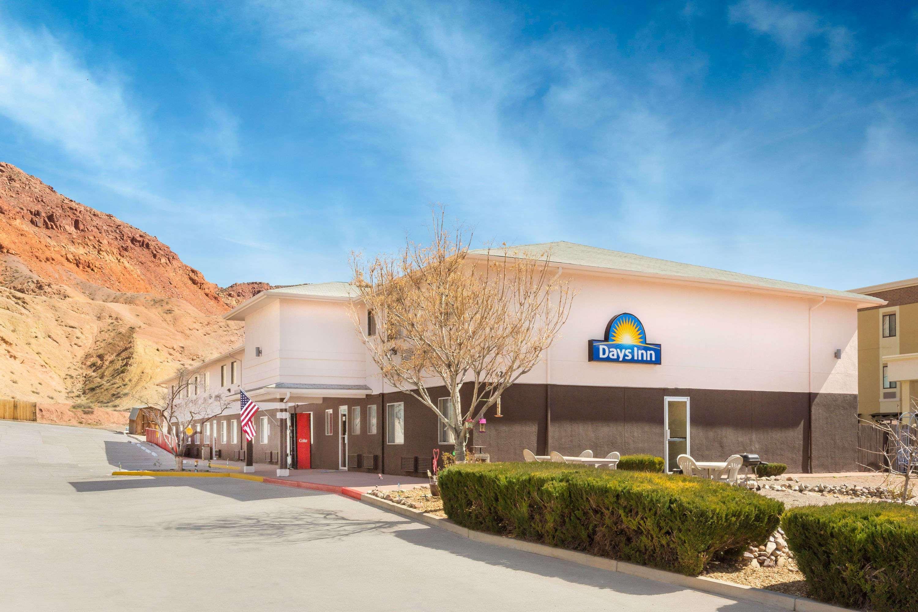 Days Inn By Wyndham Моуаб Екстериор снимка