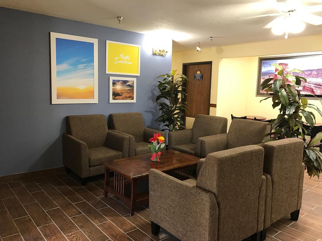 Days Inn By Wyndham Моуаб Екстериор снимка